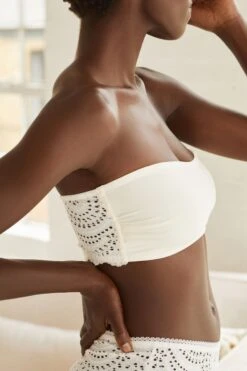 Next Bandeau-BH Bandeau-BH Aus Spitze In Lochstickerei, 2er-Pack (2-tlg) -Next Geschäft 19512bec ad5c 53cf 955e 3b0425b52cb9