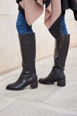 Next »Forever Comfort Kniehohe Lederstiefel, Blockabsatz« Stiefel (1-tlg) -Next Geschäft 547f2629 a045 5361 b2c0 40693341608c