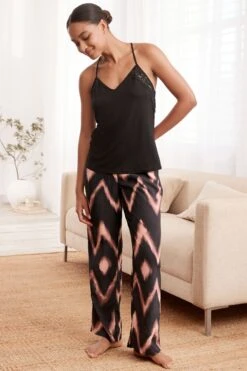 Next Pyjama Satin-Schlafanzug Mit Trägertop (2 Tlg) 10 Next Pyjama Satin-Schlafanzug Mit Trägertop (2 Tlg) -Next Geschäft 7f6bcf8b bbe2 5a51 b4aa 13a13e2637c3