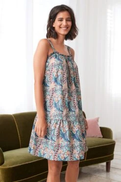 Blau/Pink Mit Narzissenprint - Morris & Co. At Next Gewebtes Trägerkleid