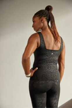 Schwarz/Geprägt/Leo-Print - Next Active Langes Sporttop -Next Geschäft C11 302s3