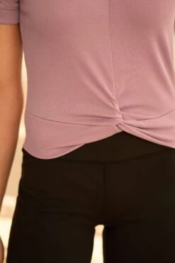 Next Active Sports Kurzärmeliges Top Mit Gerippter Knotenfront -Next Geschäft C38 228s4