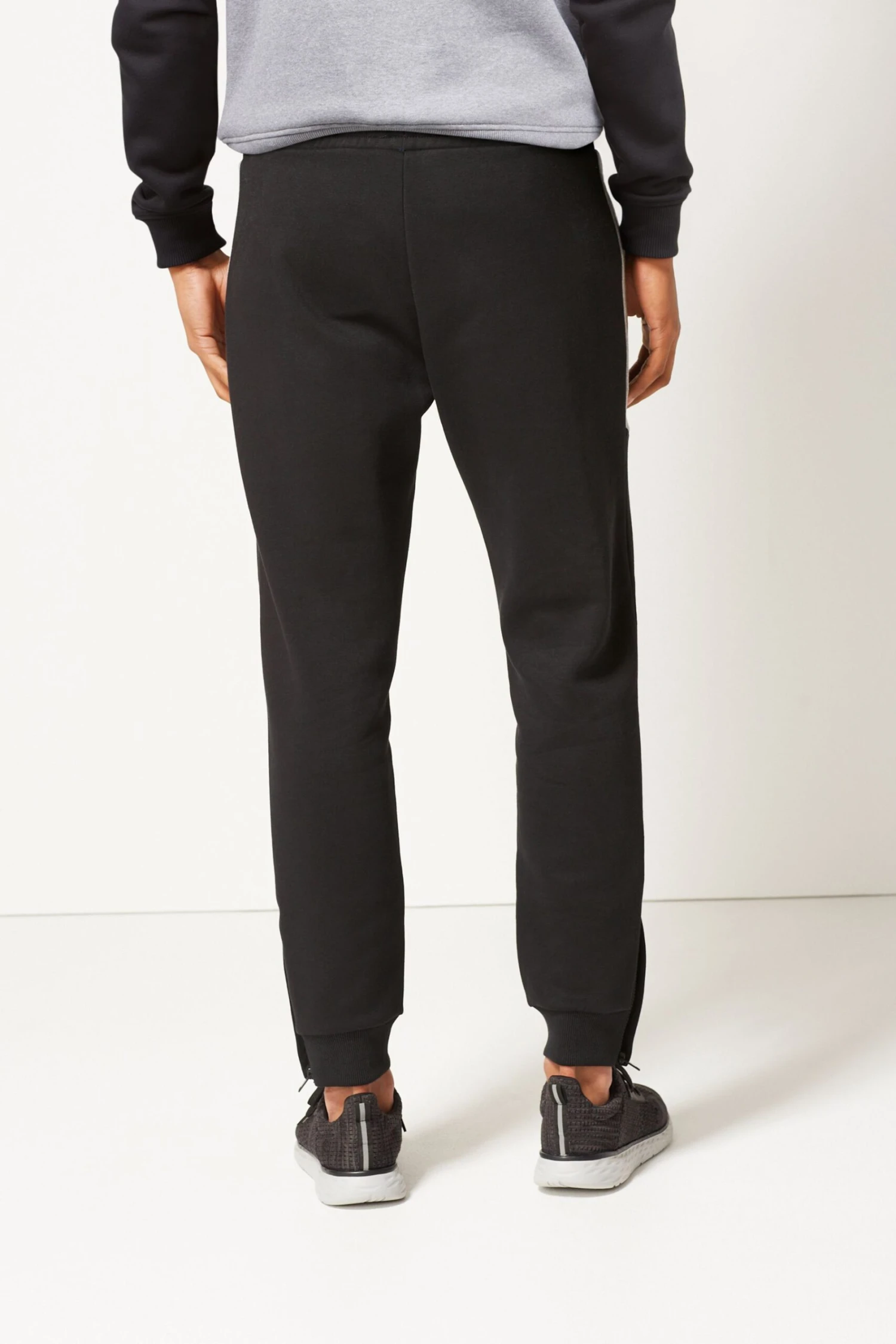 Schwarz/Grau - Next Active Jogginghose Mit Blockfarben 2 Schwarz/Grau - Next Active Jogginghose Mit Blockfarben – Bild 2