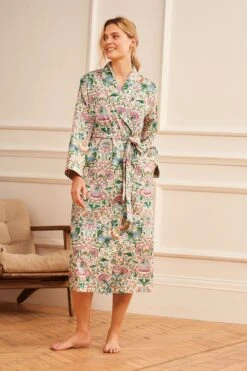 Rosa Mit Floralem Muster - Morris & Co. At Next Leichter Morgenmantel -Next Geschäft T14526s3