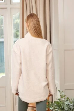 Creme - Next Kuscheliges Premium-Top Aus Teddyfell Mit Halber Knopfleiste -Next Geschäft T73 094s3