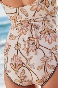 Cremefarben Paisley - Savannah Miller X Next Bauchformender Badeanzug Mit Tiefem Ausschnitt -Next Geschäft U00520s5