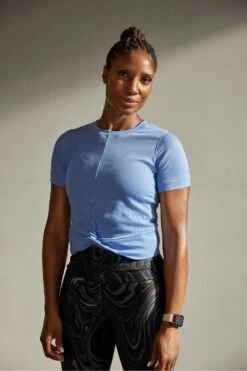 Next Active Sports Kurzärmeliges Top Mit Gerippter Knotenfront